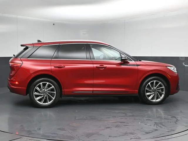 Used 2023 Red Lincoln Grand Touring image 8