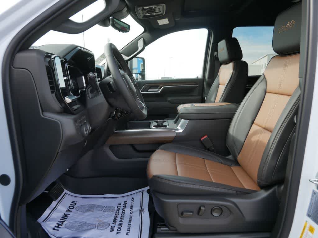 2026 Chevrolet Silverado 3500 HD High Country - Photo 7
