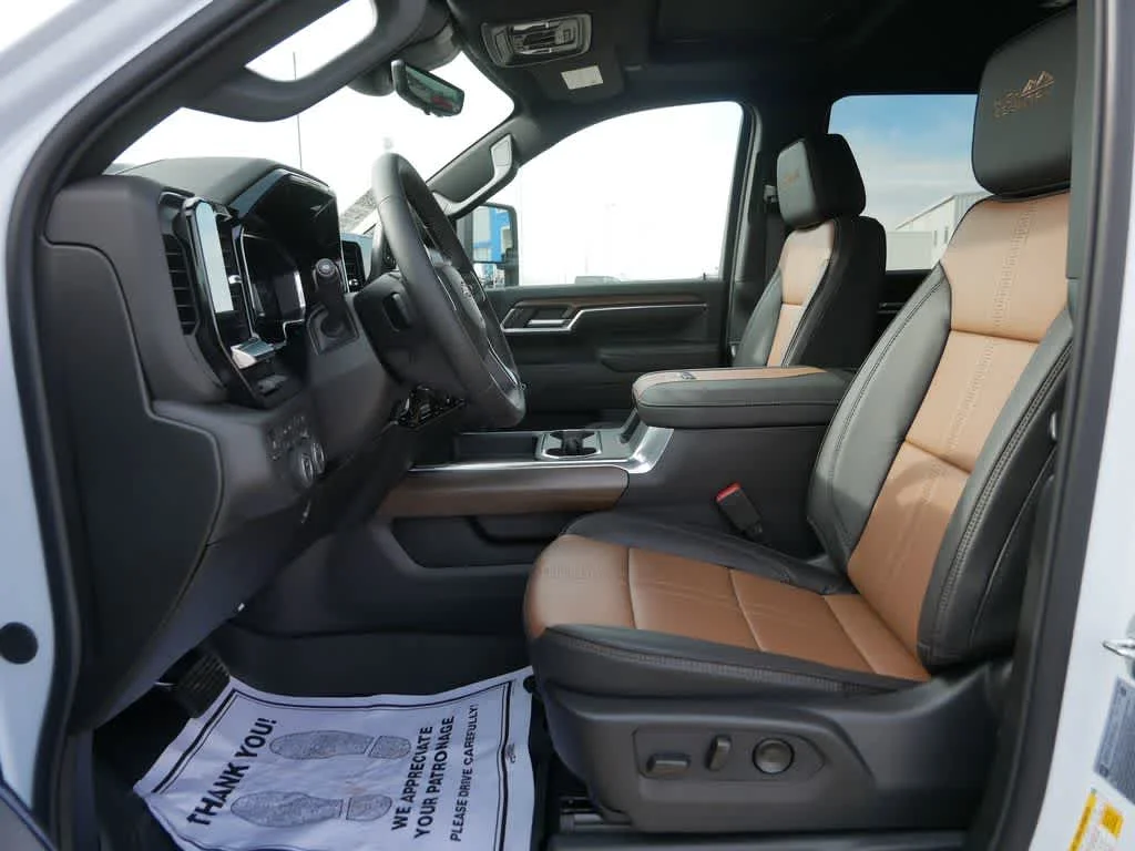 2026 Chevrolet Silverado 3500 HD High Country - Photo 7