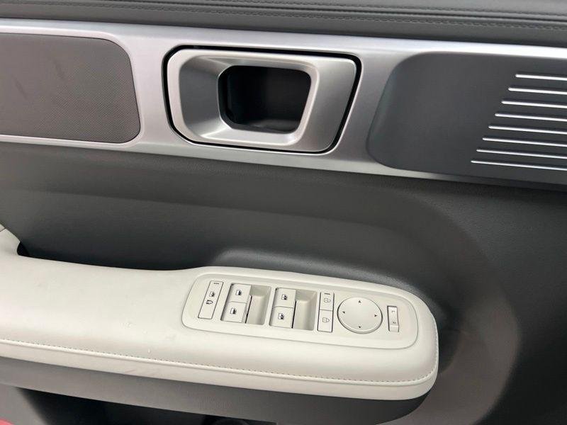 New 2027 Gray Hyundai SEL AWD image 19