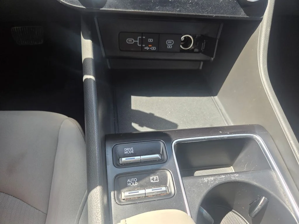 Used 2025 Silver Hyundai SEL image 17