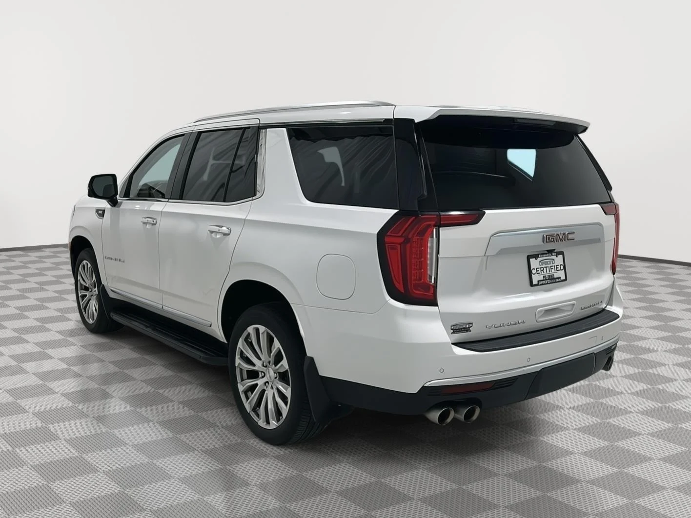 Used 2023 WHITE FROST TRICOAT GMC Denali image 3