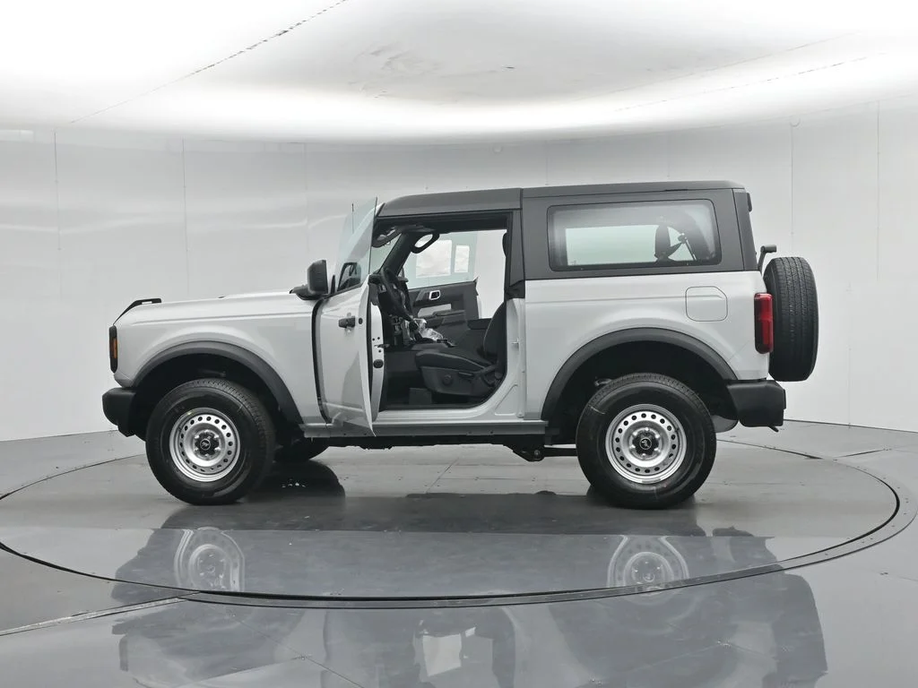 New 2026 Avalanche Gray Ford Base image 32