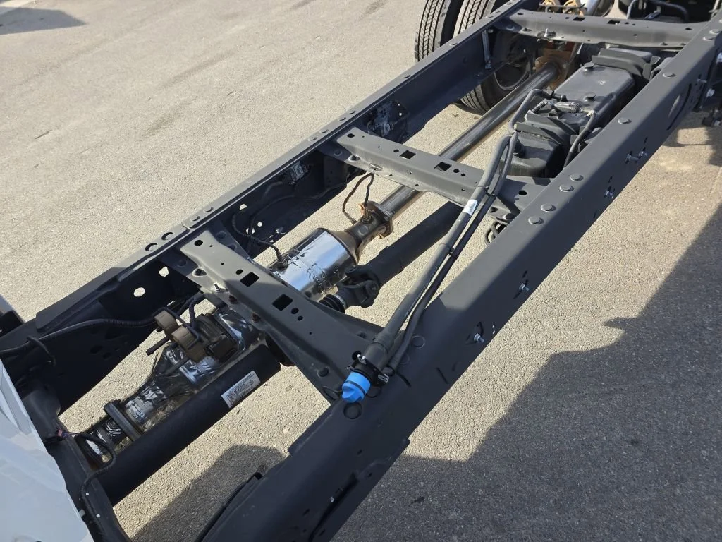 2025 Ford F-550 Super Duty Chassis Cab XL - Photo 24