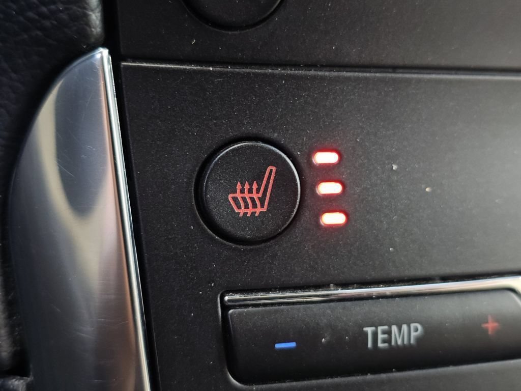 Used 2020 White Metallic Ford Titanium image 9