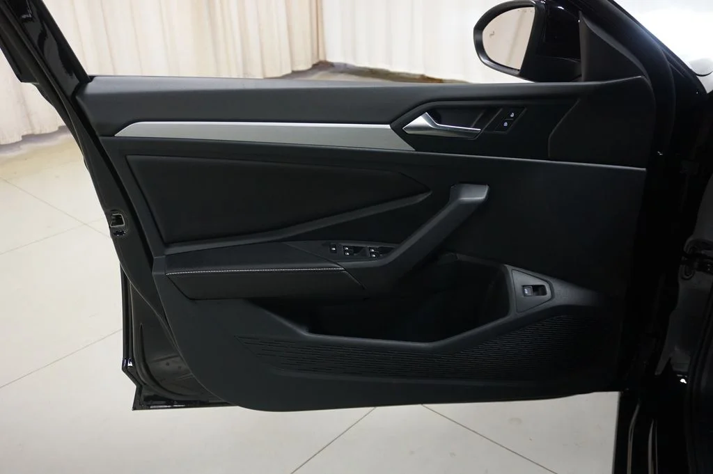 New 2026 Deep Black Volkswagen 1.5T Sport image 21