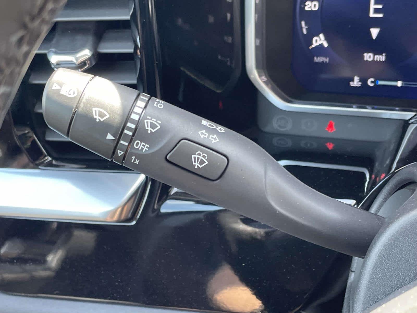 New 2026 Summit White Chevrolet LT (2FL) image 33