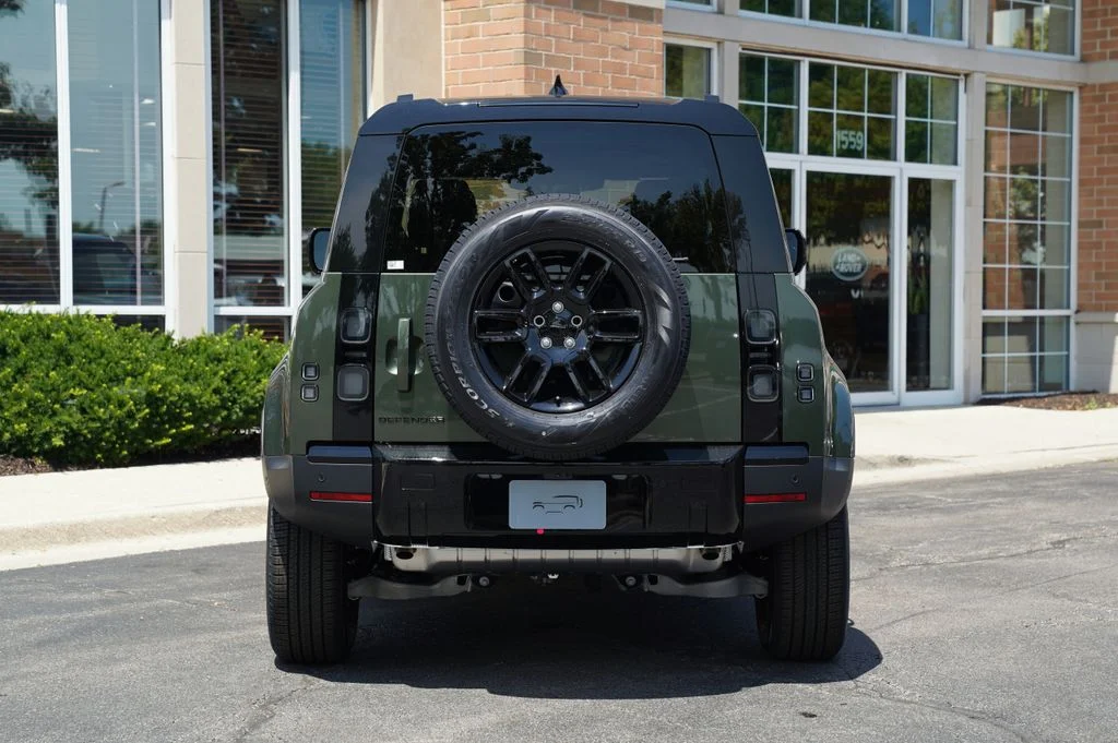 New 2026 Woolstone Green Land Rover S image 5