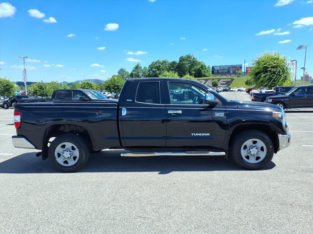 Used 2018 Black Toyota SR5 image 3