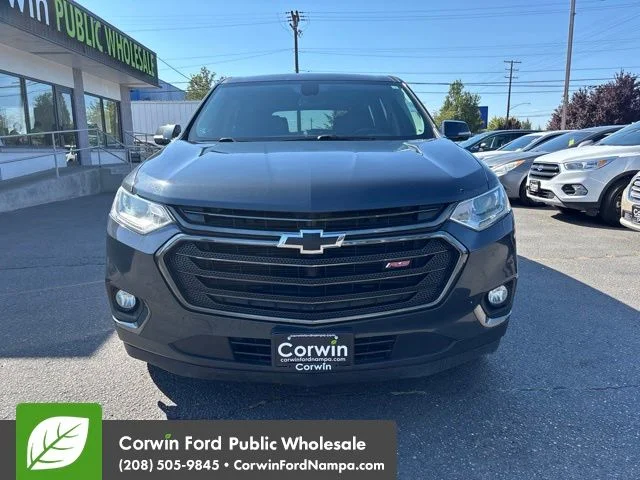 Used 2019 Gray Chevrolet RS image 2