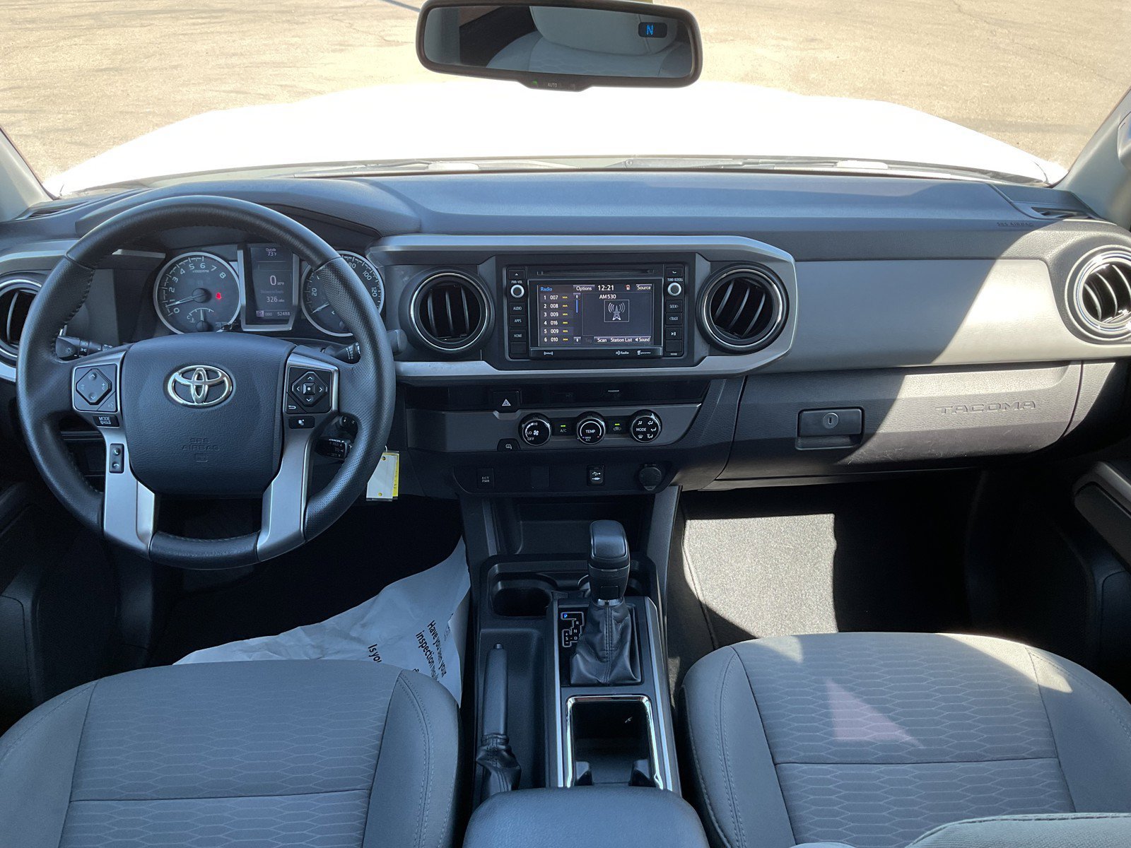 Used 2017 Super White Toyota SR5 image 17