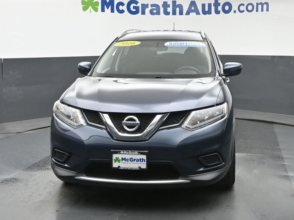 Used 2016 Blue Nissan S image 6