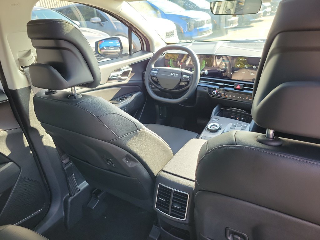 New 2027 Snow White Pearl Kia EX image 13
