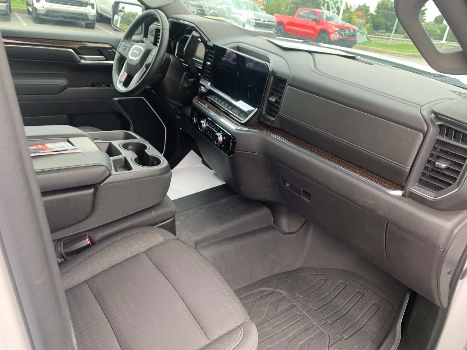 Used 2023 SUMMIT WHITE GMC Elevation image 17