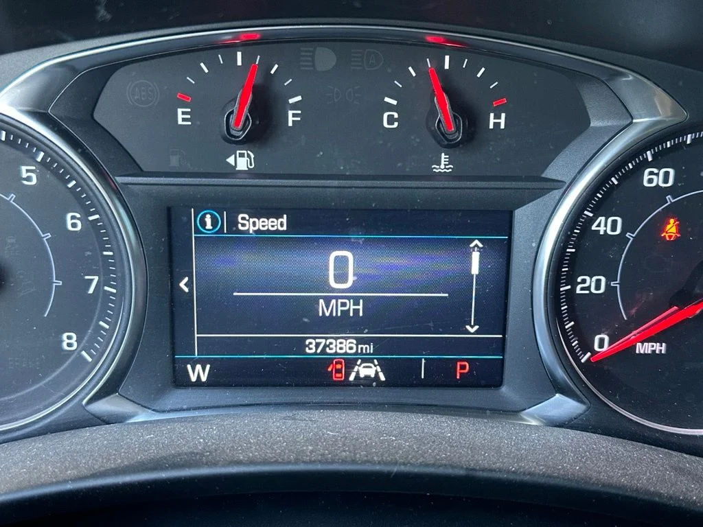 Used 2023 White GMC SLE image 6