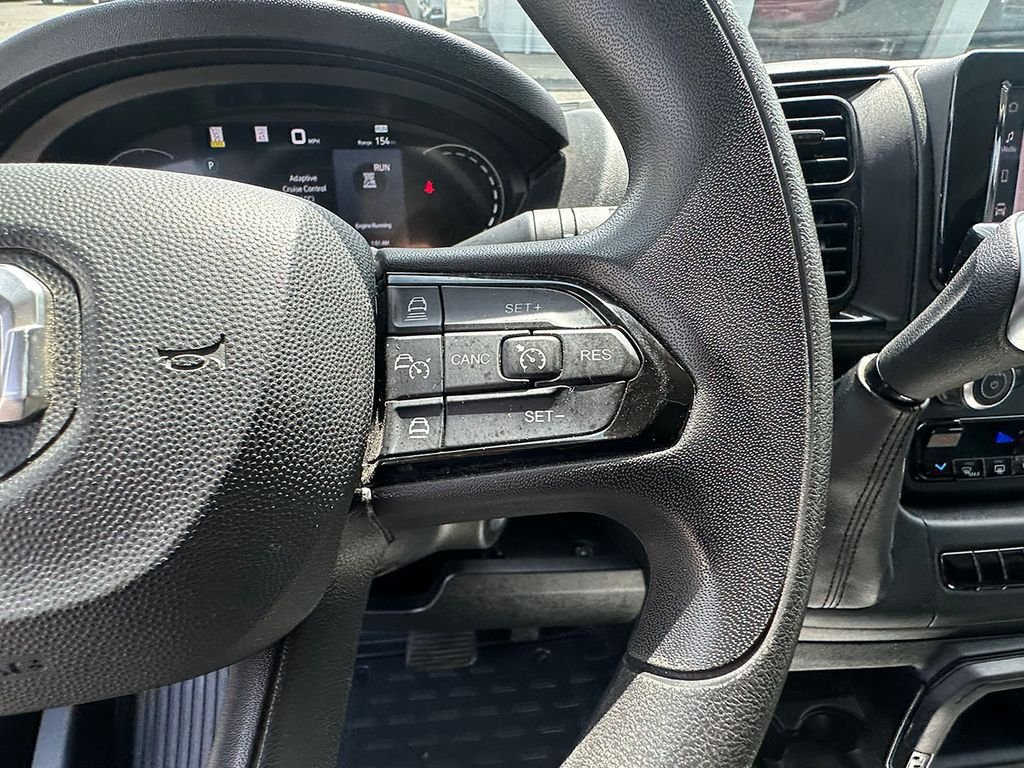 Used 2025 White Ram Base image 38