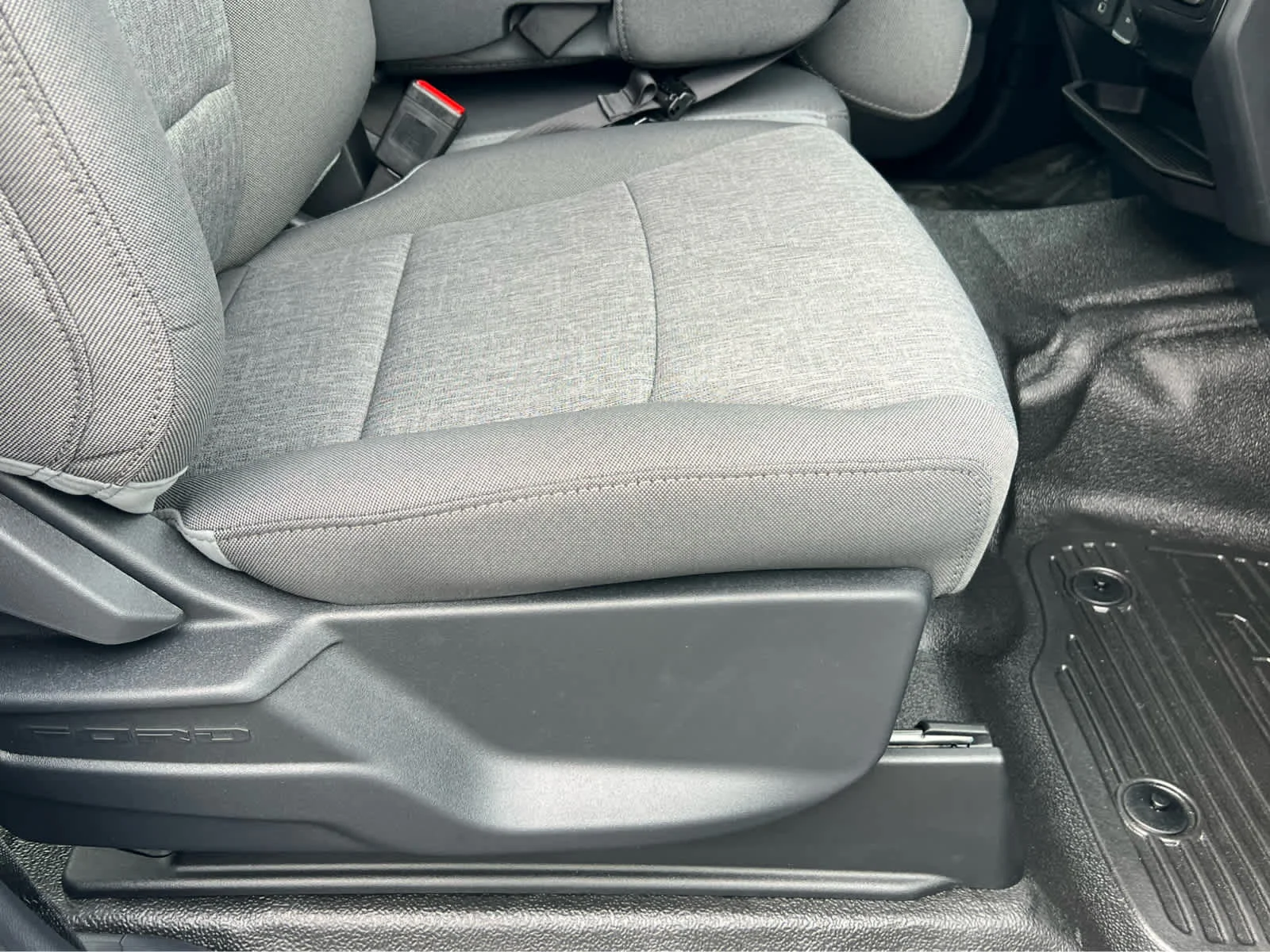 New 2026 Oxford White Ford F-350® XL image 18