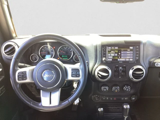 Used 2017 Rhino Clearcoat Jeep Unlimited Sahara image 9