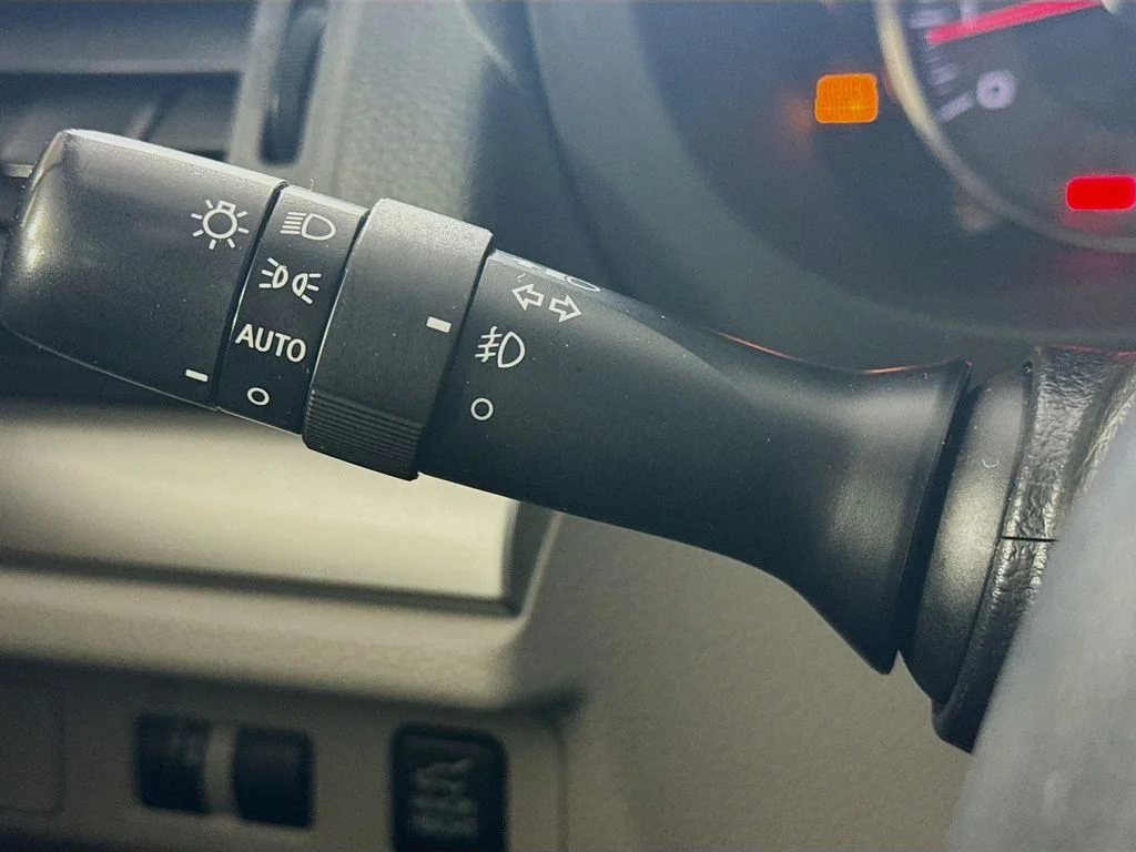 Used 2015 Silver Subaru 2.5i Limited image 12