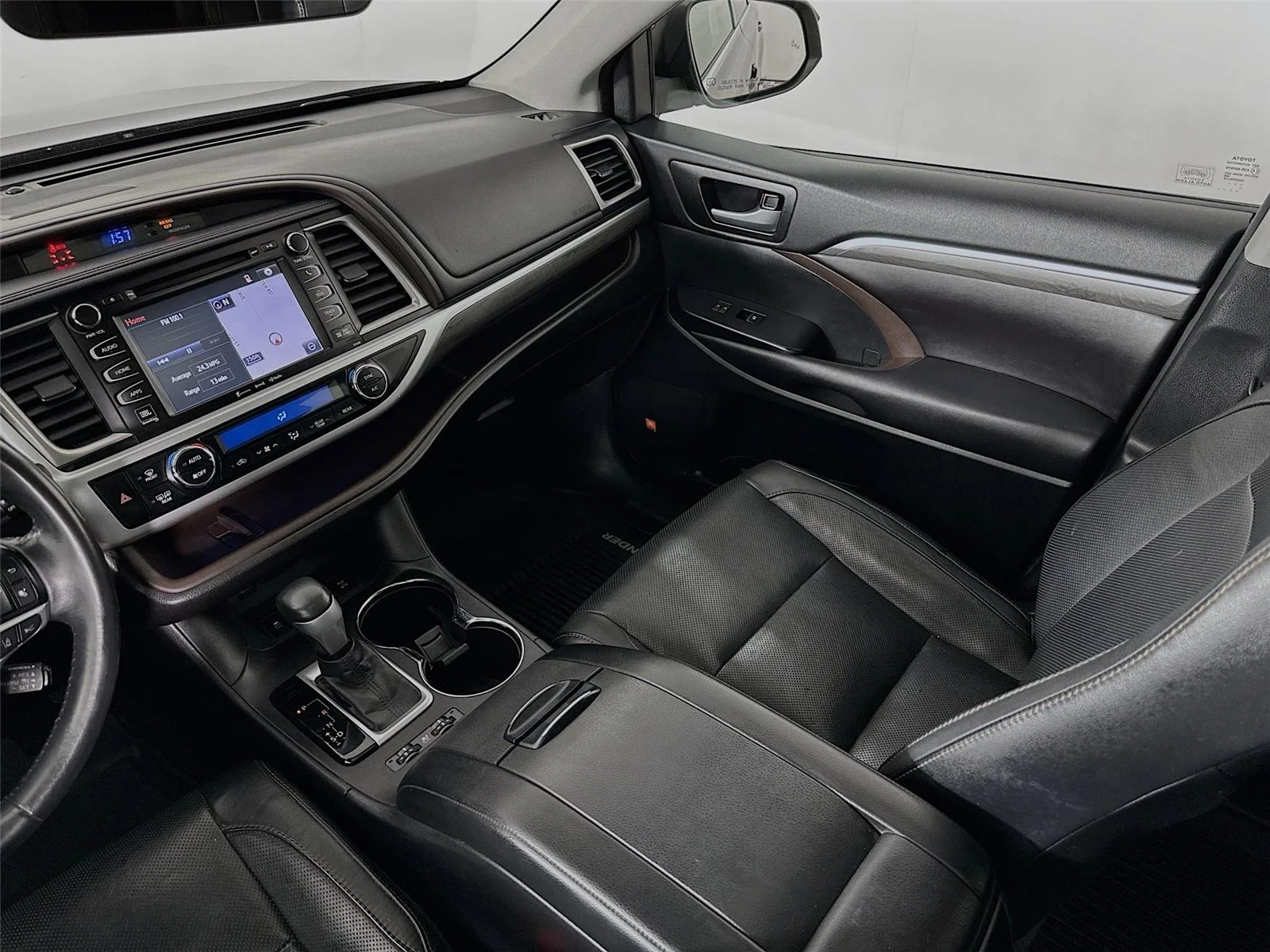 Used 2017 Predawn Gray Mica Toyota Limited image 26
