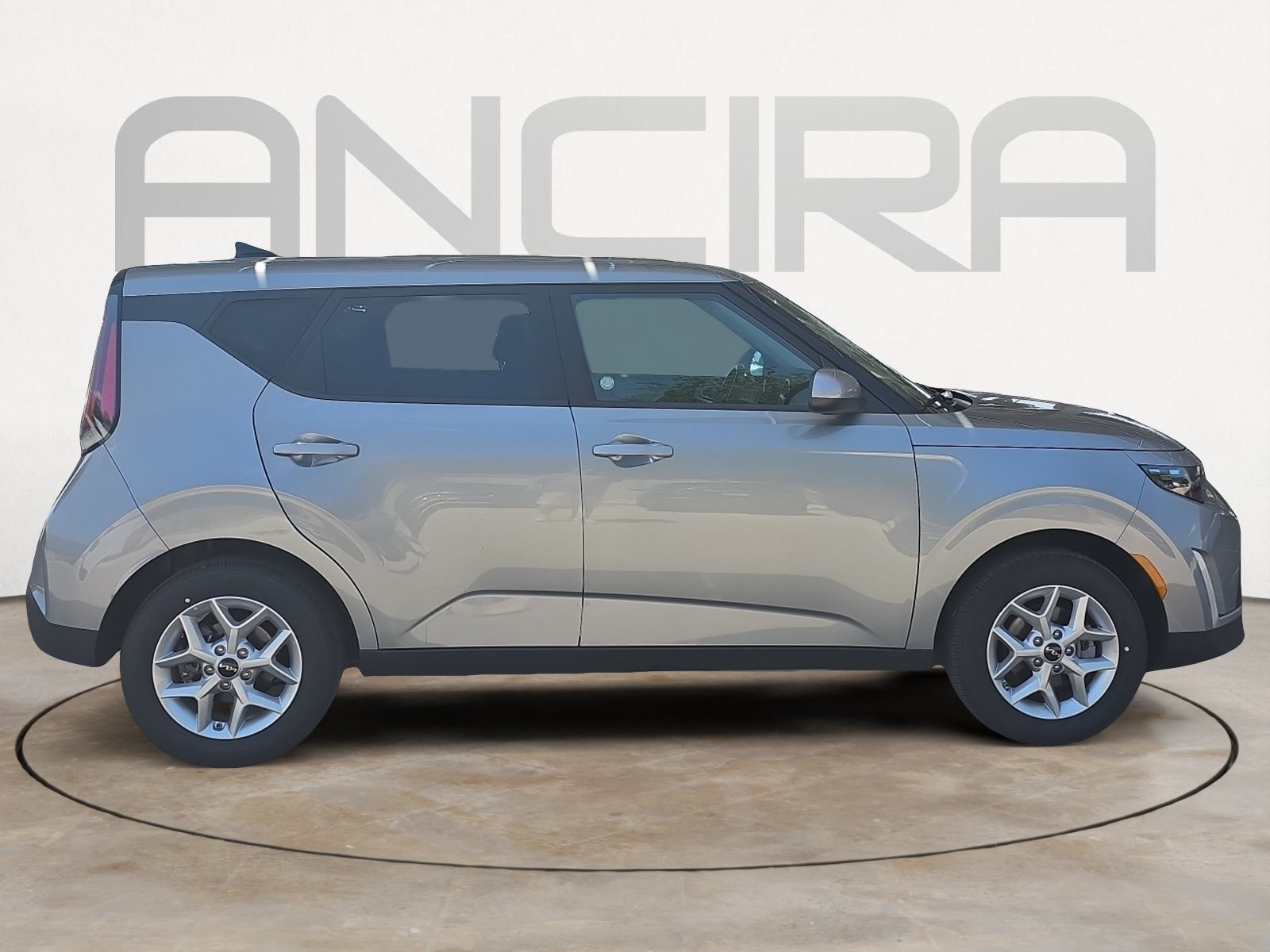 Certified Used 2025 Steel Gray Kia LX image 9