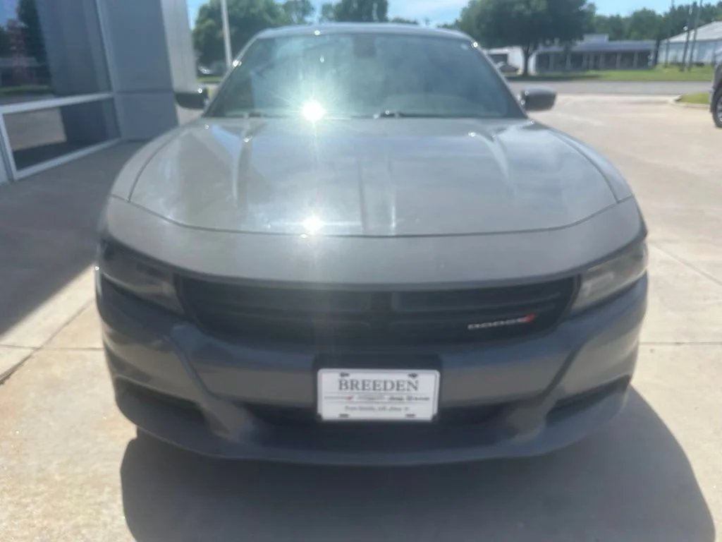 Used 2019 Destroyer Gray Clearcoat Dodge SXT image 2
