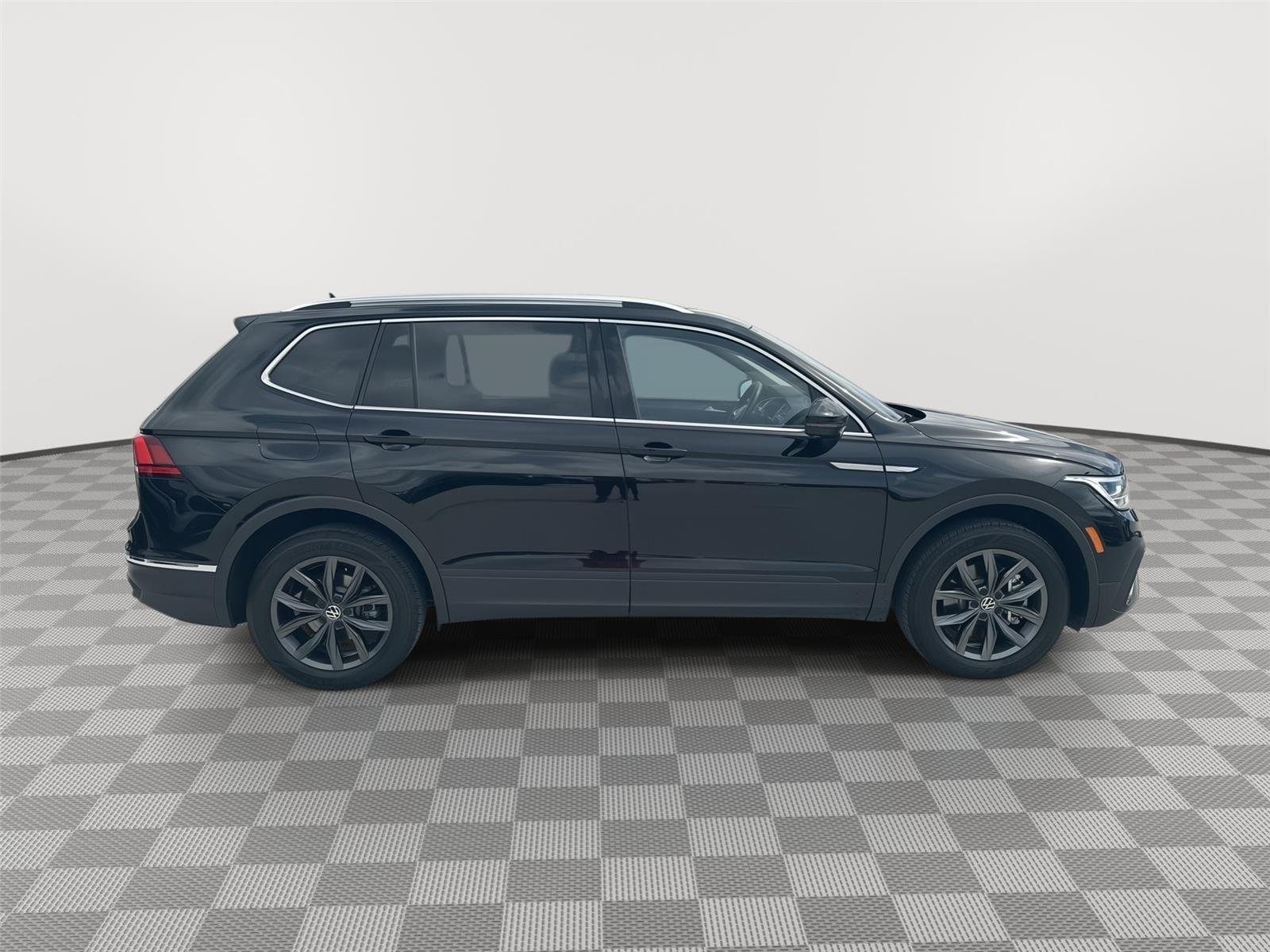 Used 2023 Deep Black Pearl Volkswagen SE image 6