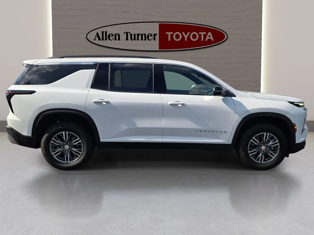 Used 2026 White Chevrolet LT image 6