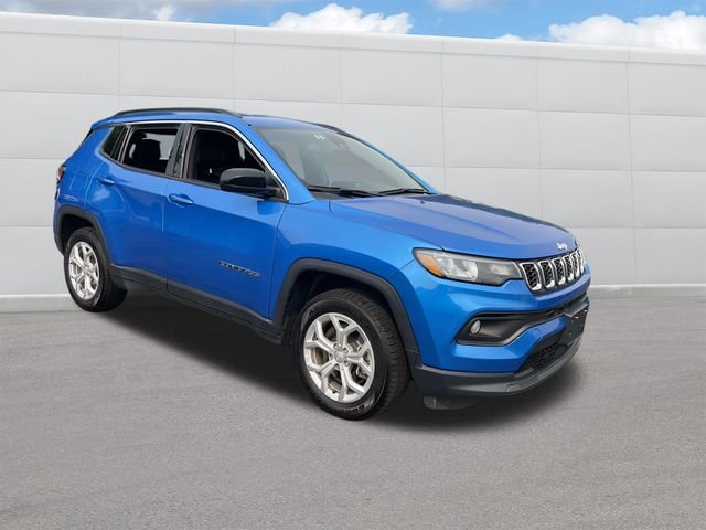 Certified Used 2024 Hydro Blue Pearlcoat Jeep Latitude image 12
