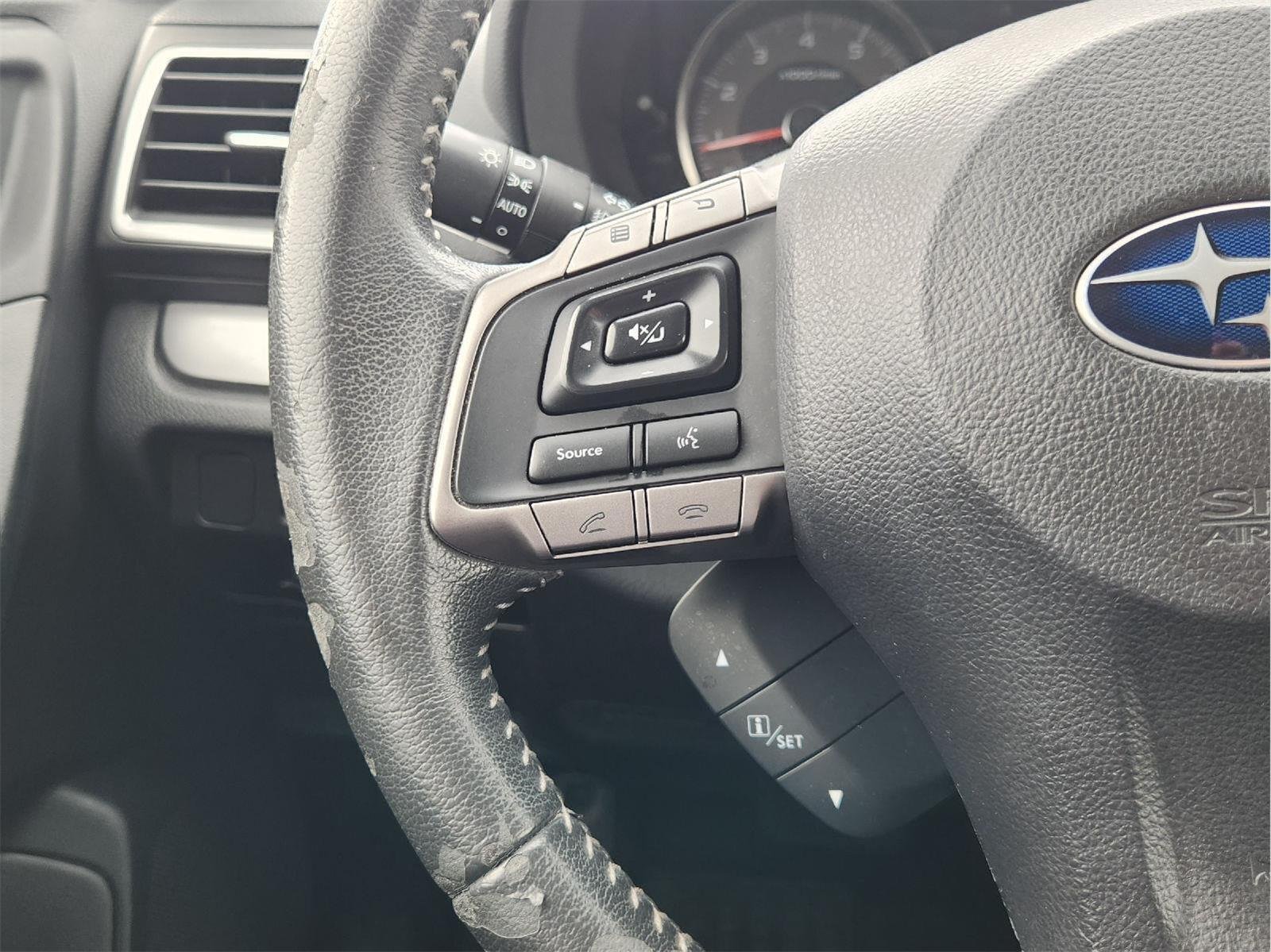 2016 Subaru Forester photo 27 of 32