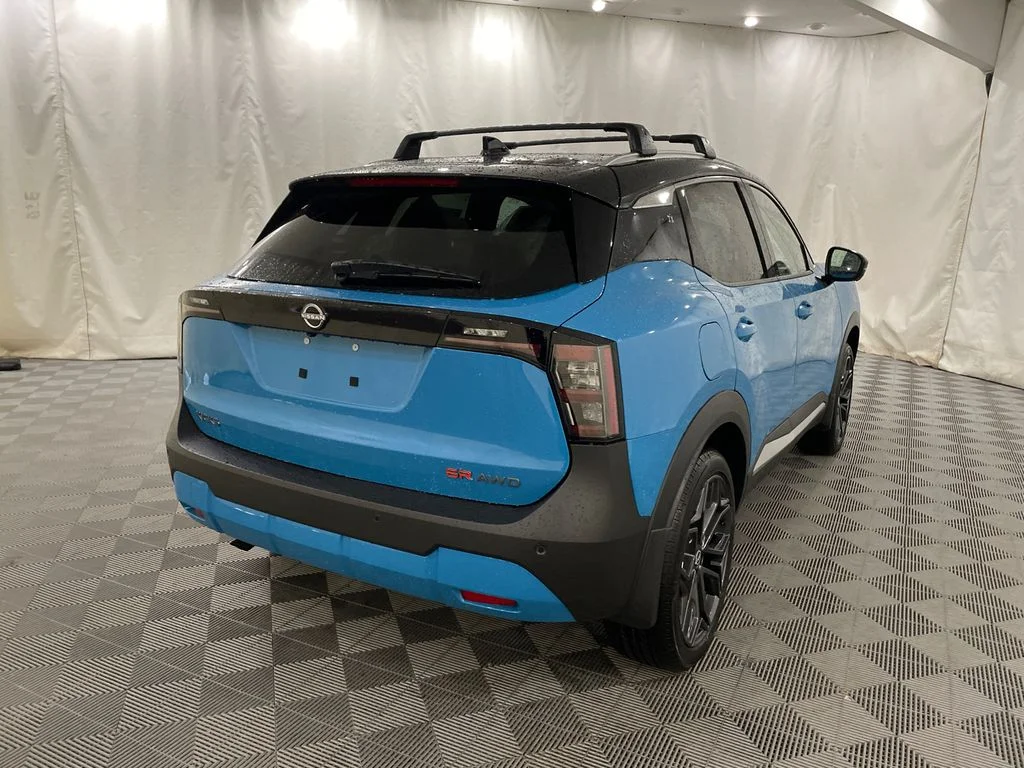 New 2026 Arctic Ice Blue Metallic / Super Black Two-tone Nissan SR image 5