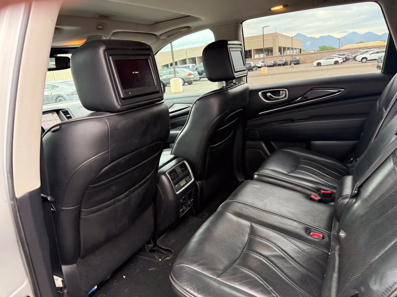 Used 2015 Liquid Platinum INFINITI Base image 11