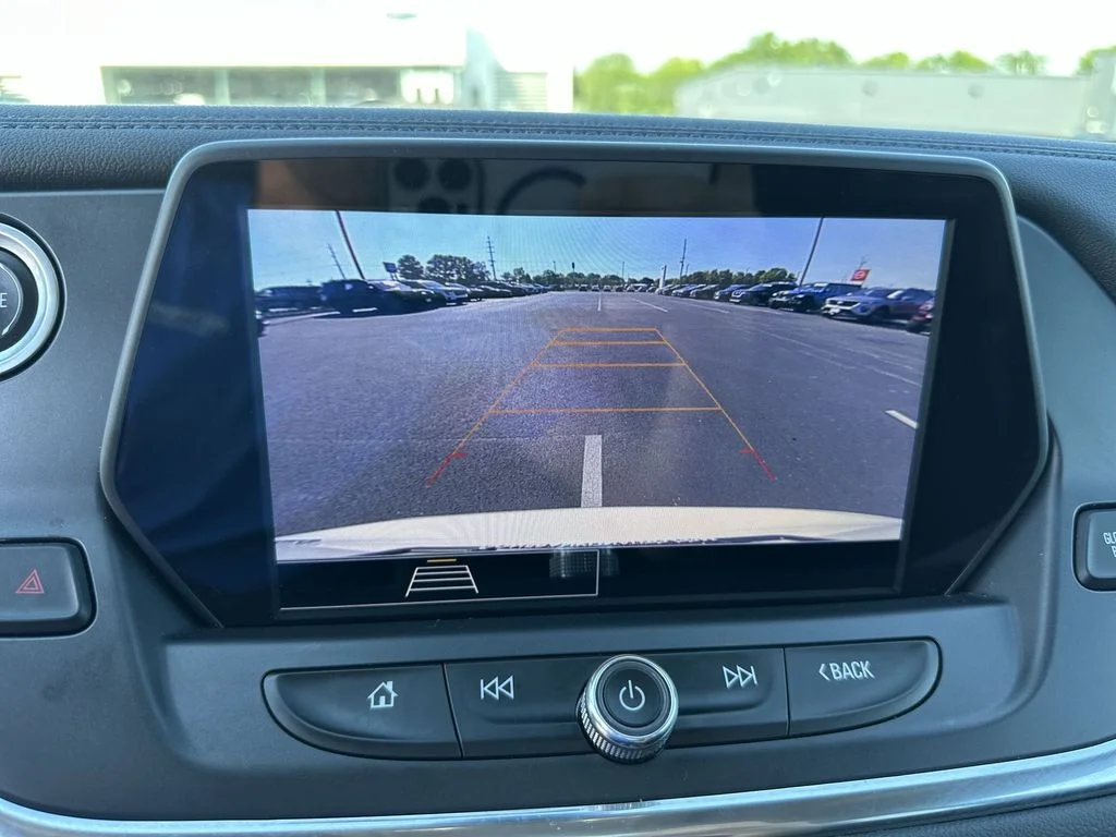 Used 2022 White Chevrolet LT image 23