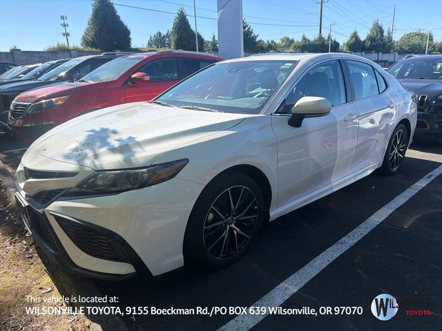 2024 Toyota Camry SE