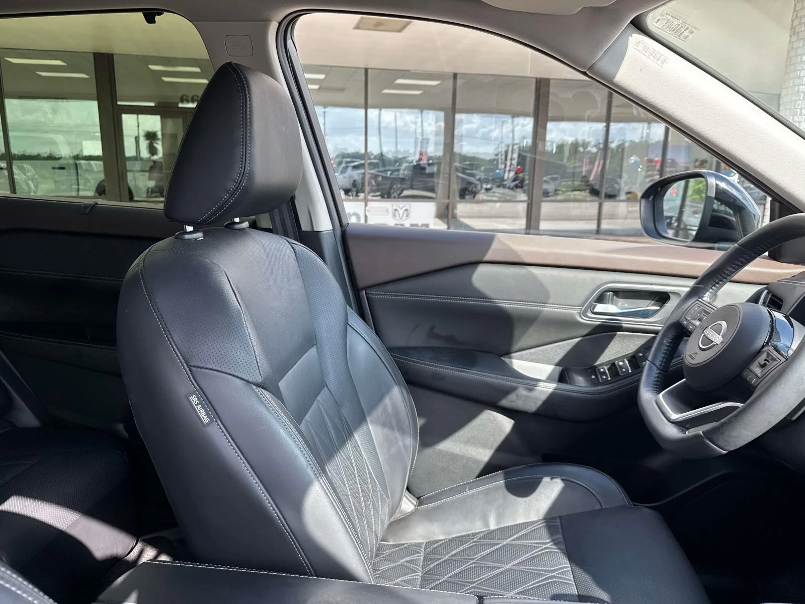 2023 Nissan Rogue Platinum - Photo 11