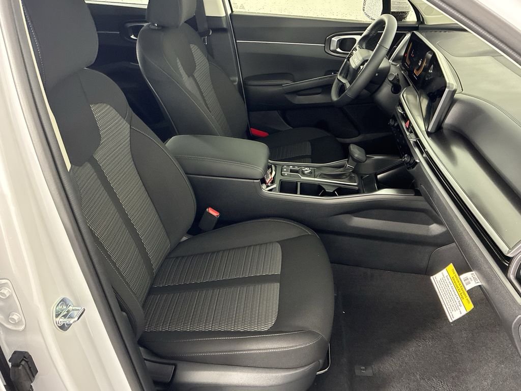 New 2026 Glacial White Pearl Kia LX image 36