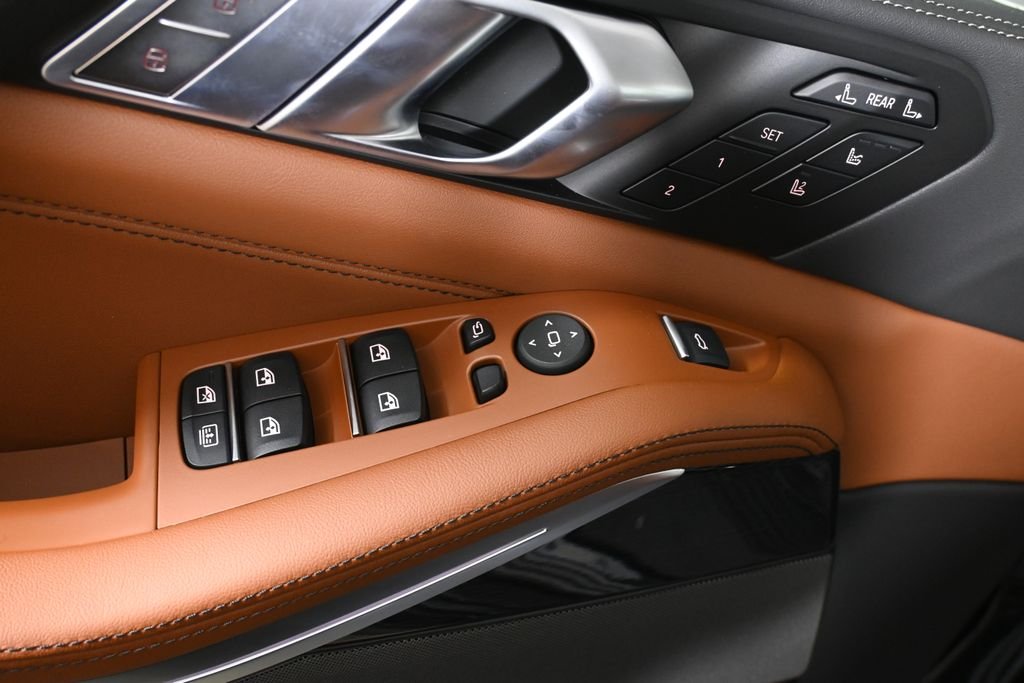 New 2027 Black Sapphire Metallic BMW M60i image 30
