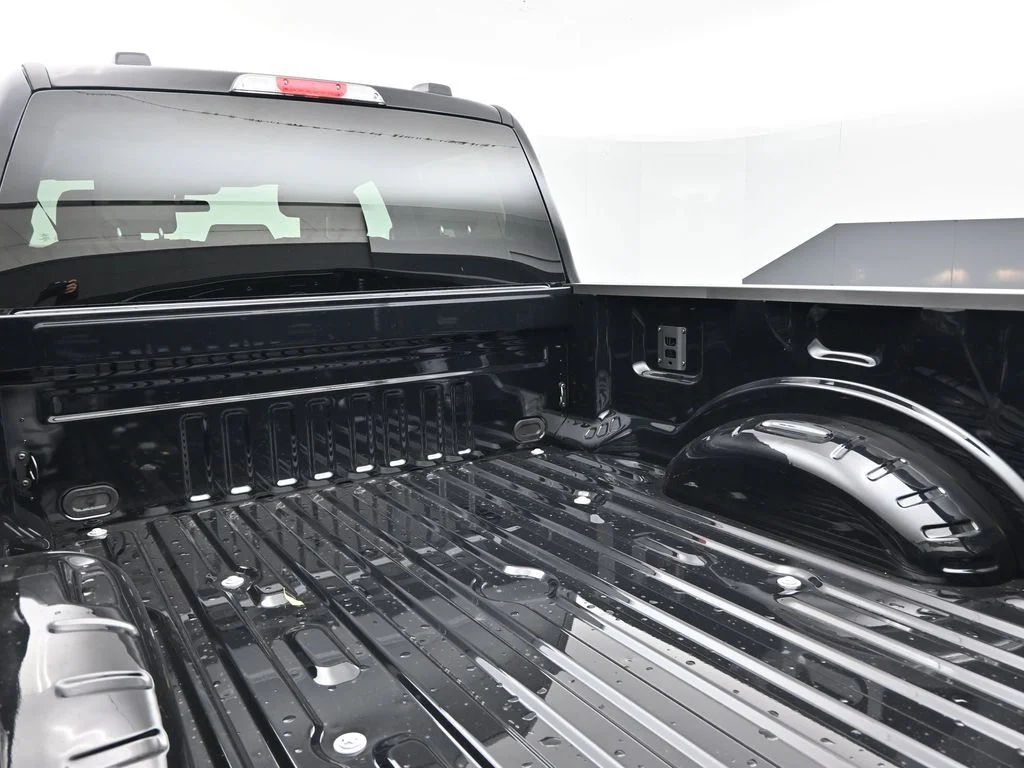 New 2026 Agate Black Metallic Ford XLT image 21