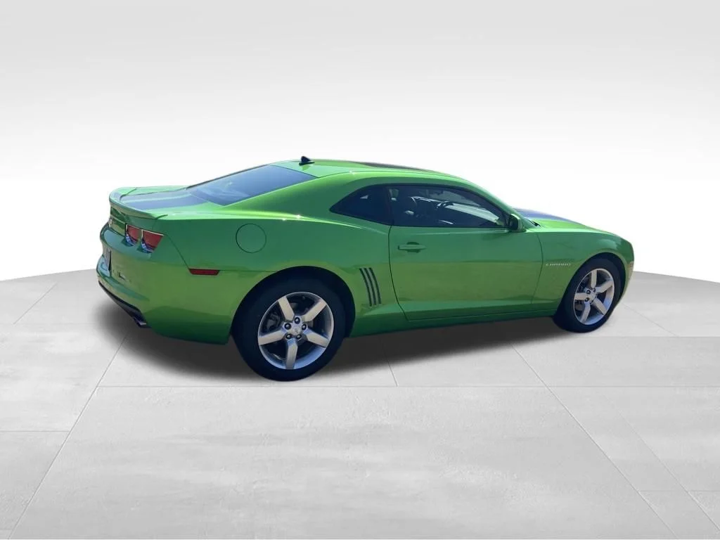 Used 2010 Green Chevrolet 1LT image 13