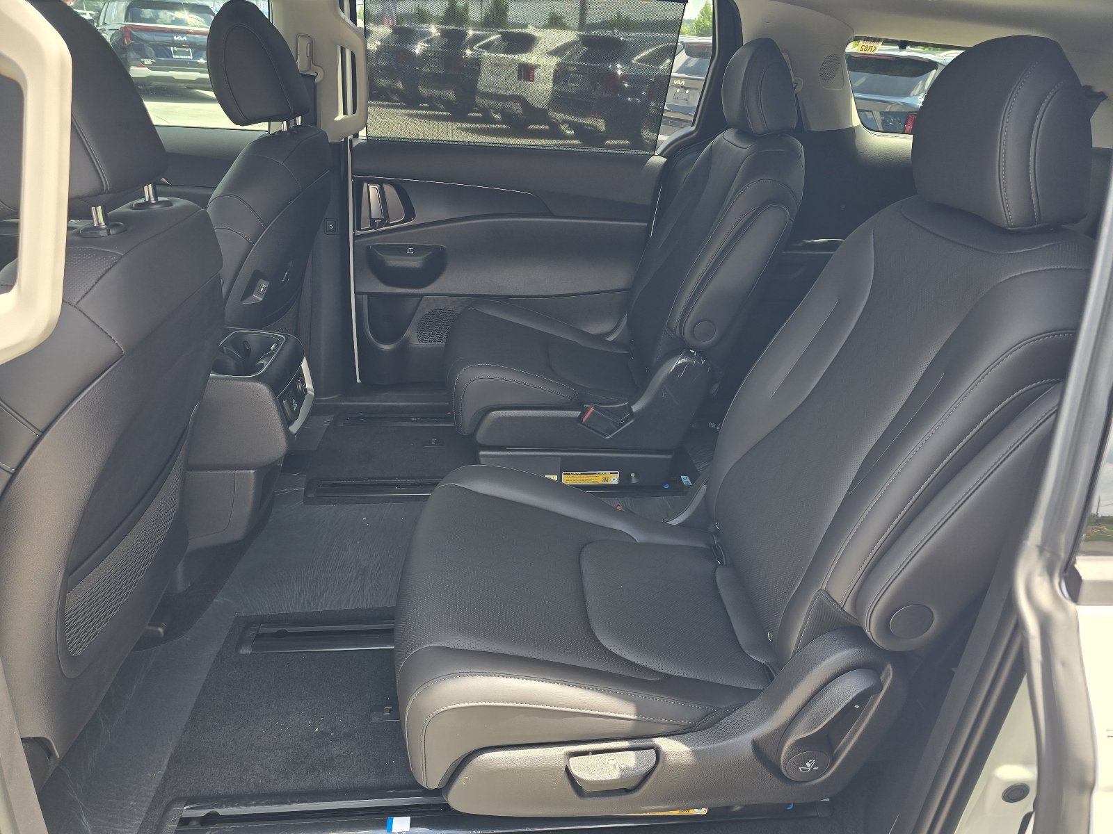 New 2027 Snow White Pearl Kia SX image 4