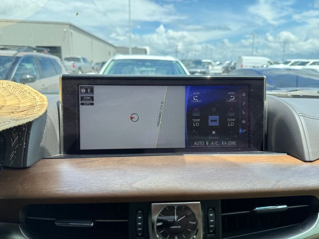 Used 2017  Lexus 570 image 14