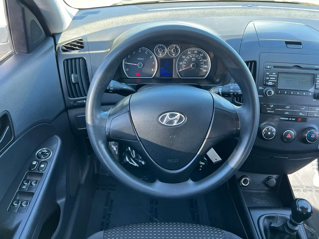 Used 2010 Polar White Hyundai GLS image 19