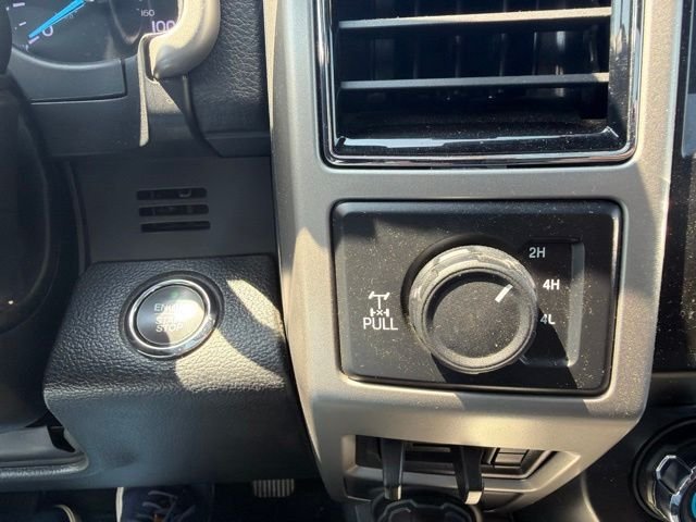 Used 2020 Black Metallic Ford Lariat image 26