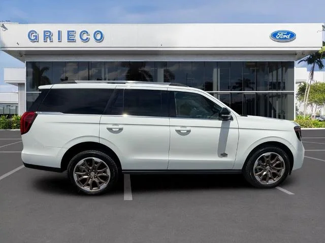 New 2027 Star White Metallic Tri-Coat Ford King Ranch® image 29