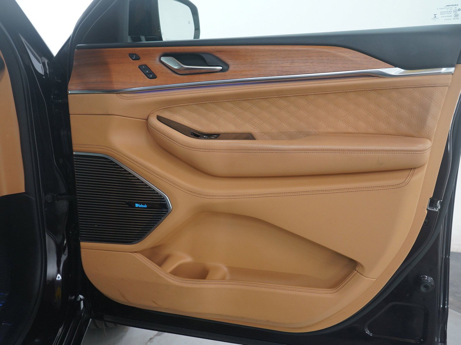 Used 2022 Ember Pearlcoat Jeep Summit image 11