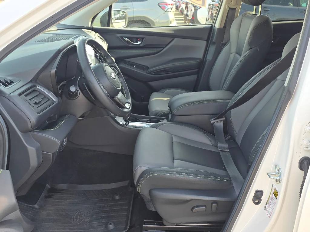 Used 2023 Crystal White Pearl Subaru Onyx Edition image 36