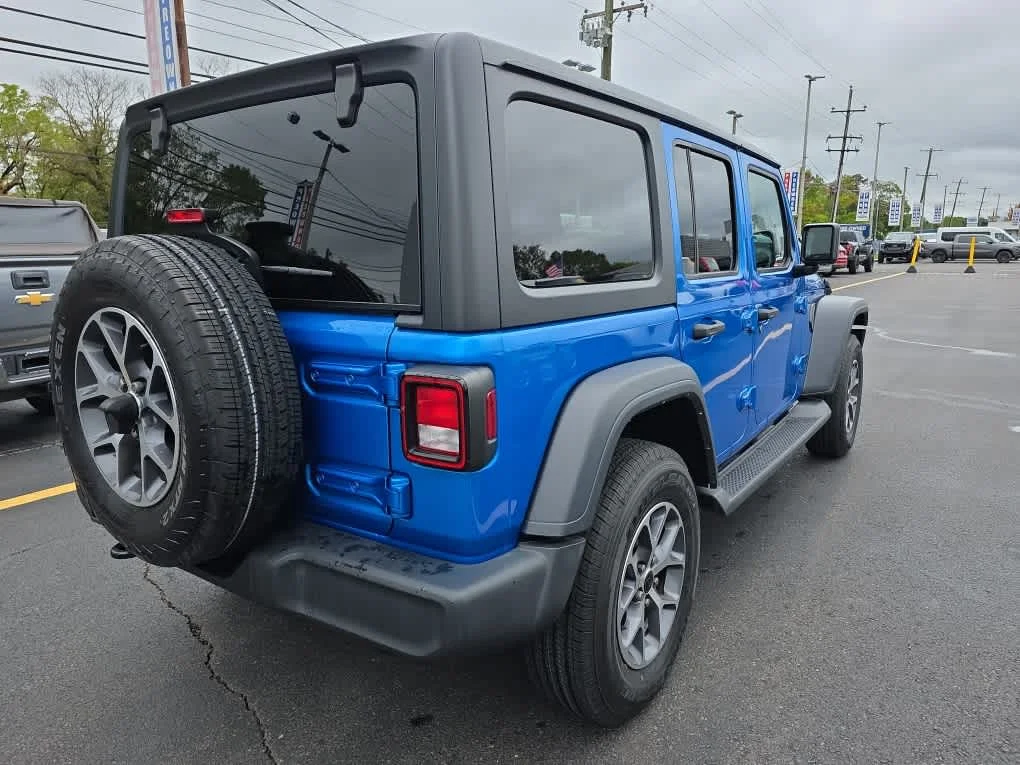 Used 2024 Hydro Blue Pearlcoat Jeep Sport S image 10