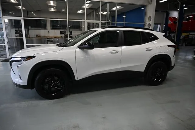 New 2026 Summit White Chevrolet LT image 7