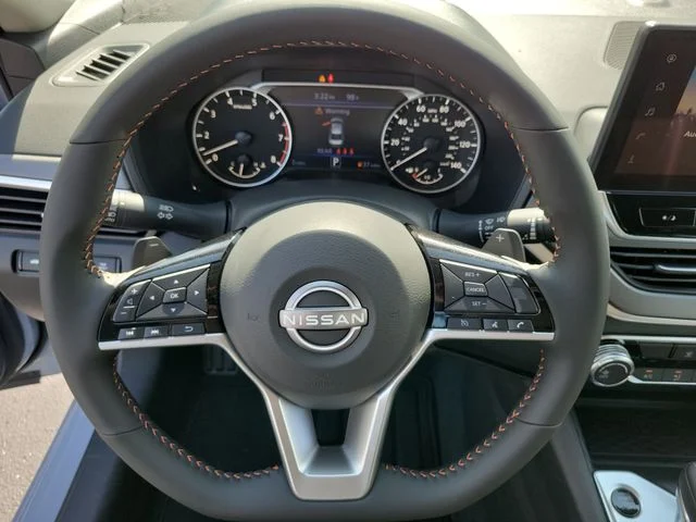 New 2026 Gray Sky Pearl / Super Black Two-tone Nissan SR image 24
