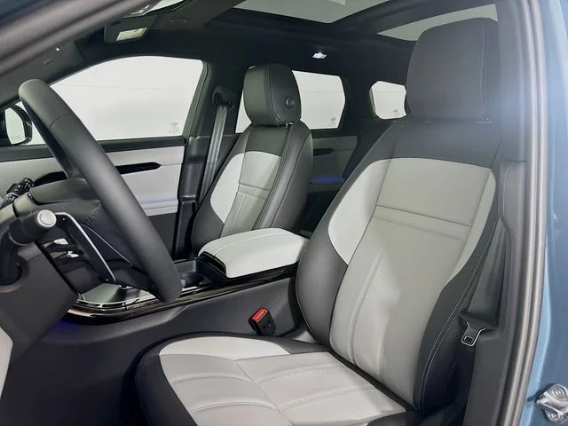 New 2026 Blue Land Rover  image 21